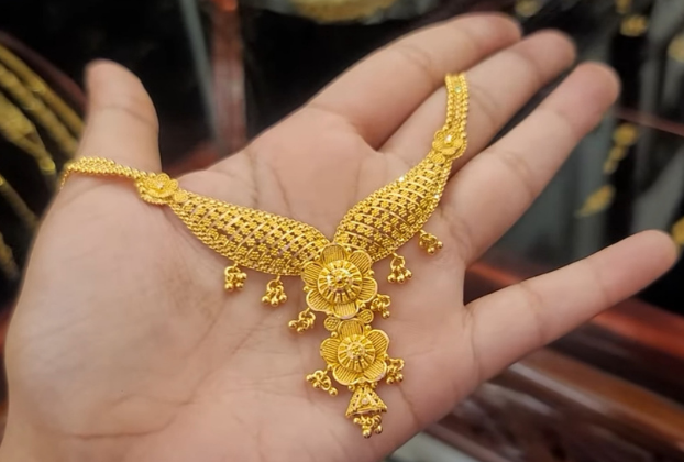 latest gold necklace designs
