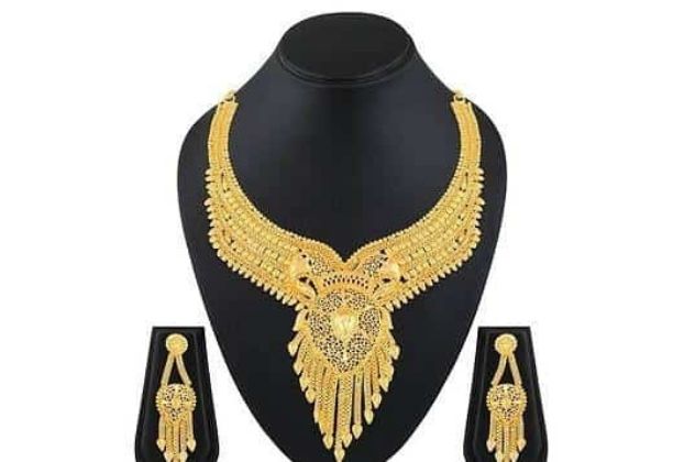 Latest gold tanishq necklace designs