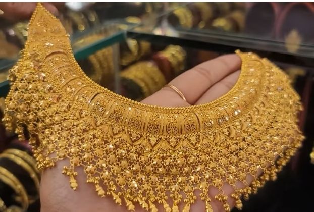 Gold necklace designs
