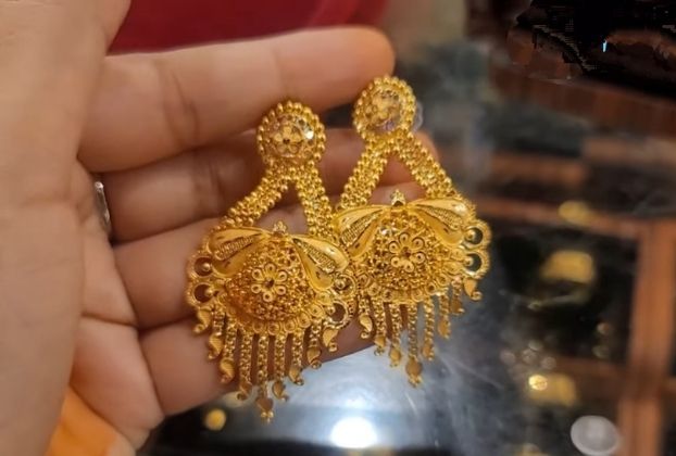 gold earring design