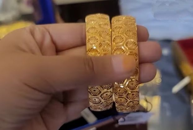 22k gold bangles designs with price malabar