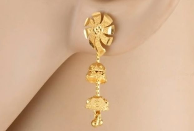 fancy 8 gm gold earrings sui dhaga design