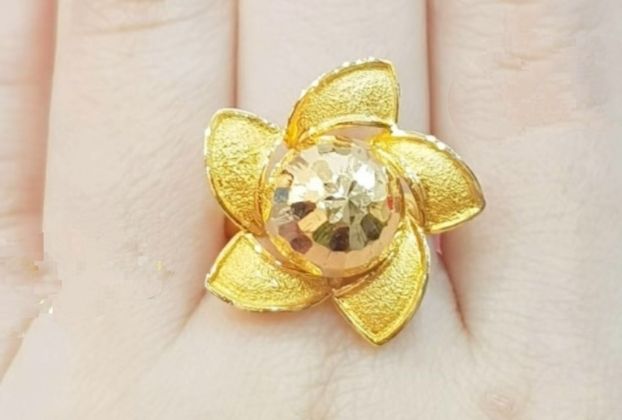gold ring design for female with price