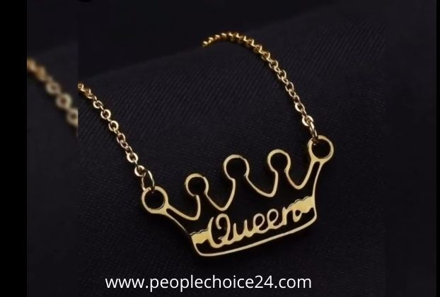 female name locket designs in gold (31)