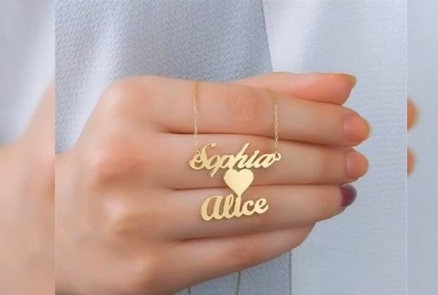female name locket designs in gold (4)