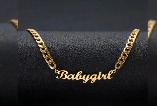 female name locket designs in gold (5)