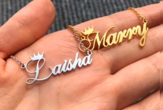 female name locket designs in gold (8)