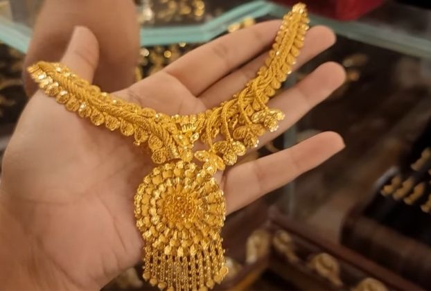 40 gram gold choker necklace