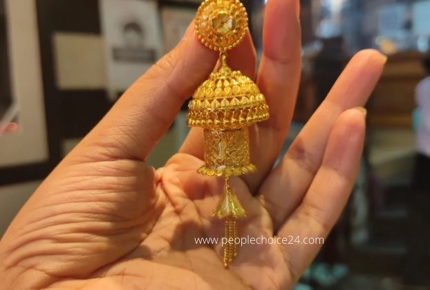 bridal heavy gold jhumka design (2)