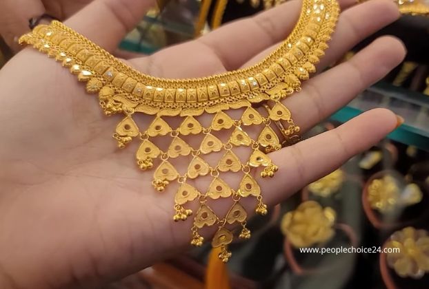 trending gold necklaces