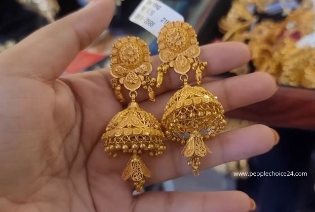 Handmade Punjabi Jhumka Earrings with Maangtikka | FashionCrab.com