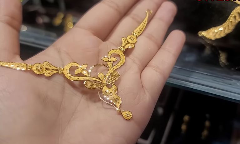 Simple Gold Necklace Design