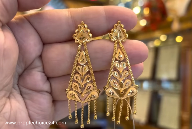leaf design Gold earrings designs for daily use