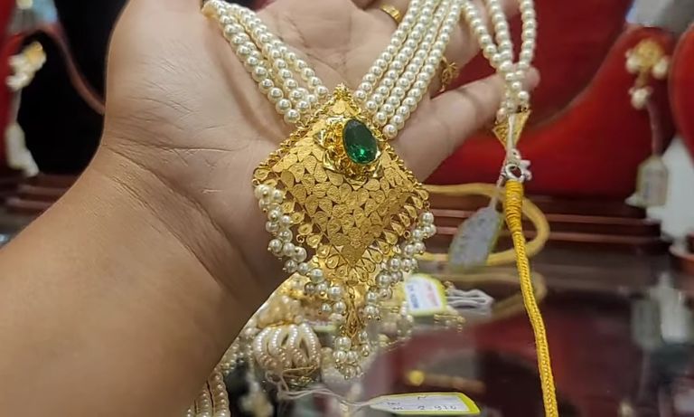 Pearl gold necklace design