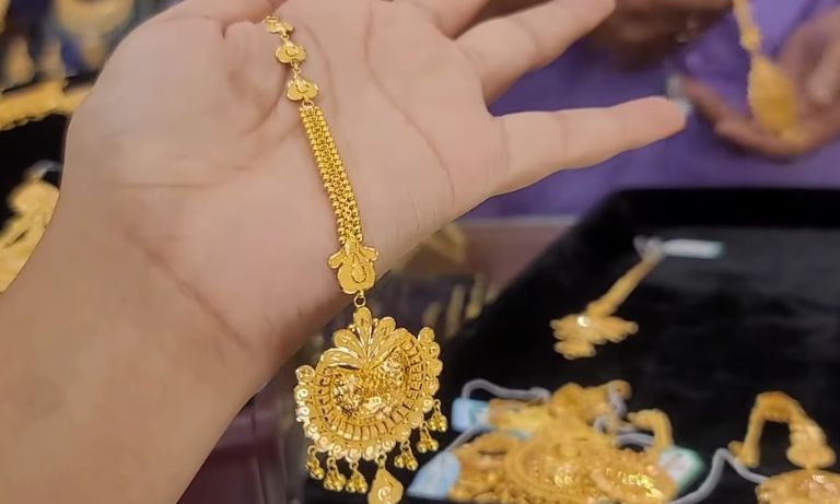 gold maang tikka designs for bride