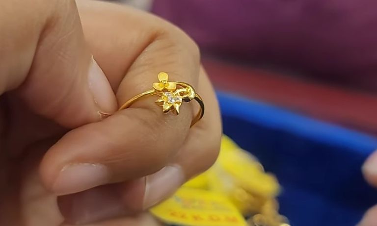 gold ring for valentine's day