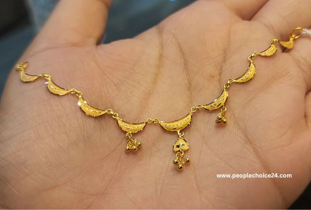 Eye Catching Gold Necklace in 3 grams 