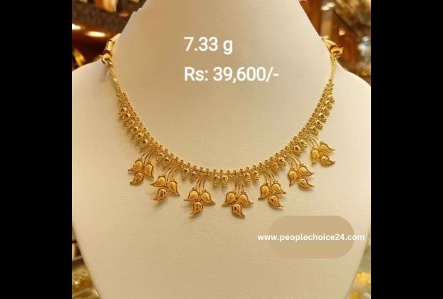 Floral simple gold necklace 