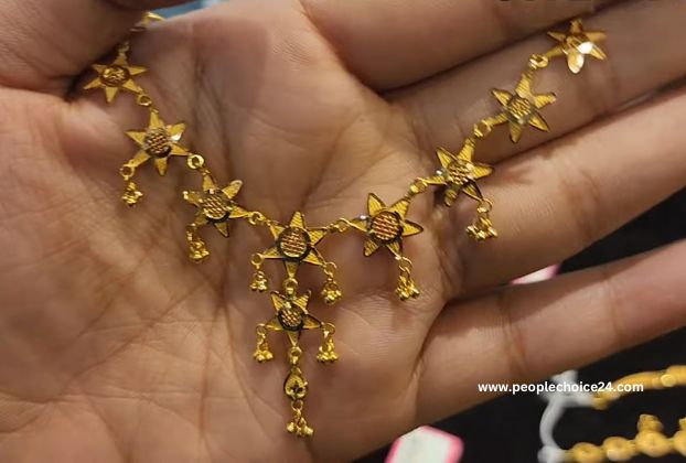 Star design gold necklace 