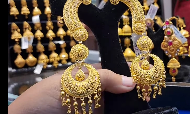 wedding earrings gold jhumkas