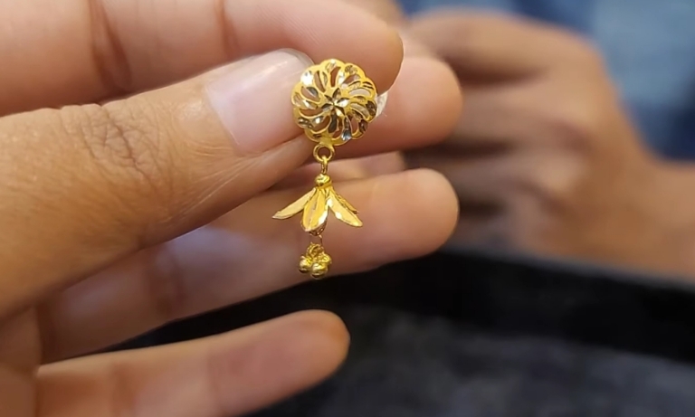 2 gram gold earrings daily use