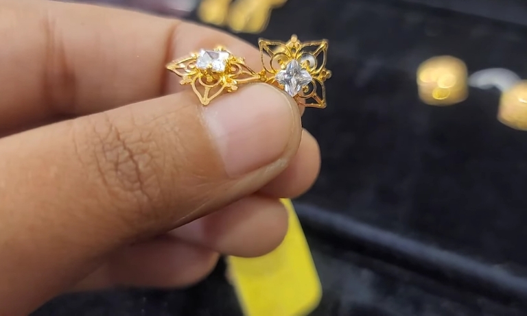 Earrings Gold design