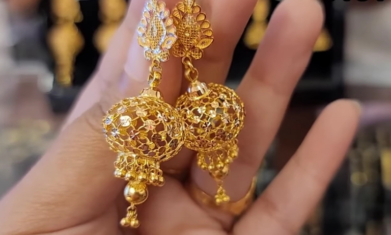 Beautiful designs of gold jhumkas with price
