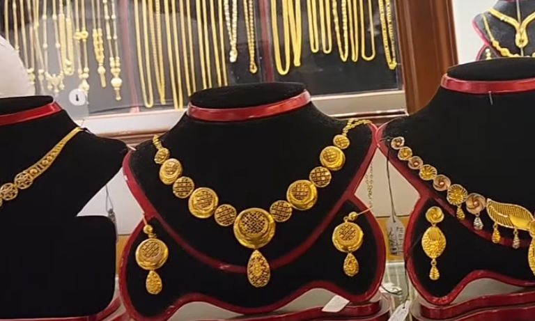 Gold necklace unique designs