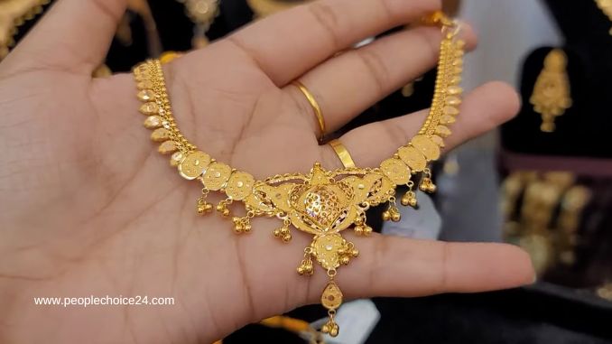 Floral gold necklace 