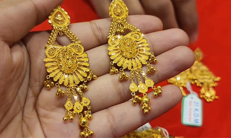 traditional gold earrings designs for daily use 
