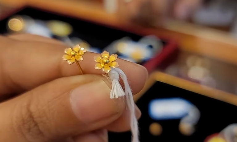 Floral gold earrings