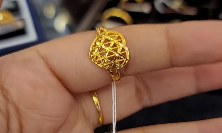 Gold Finger Ring design