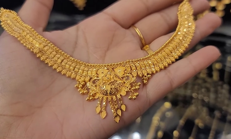 Image of Gold necklace design