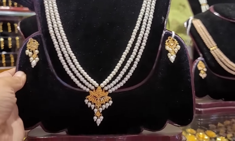 Traditional Pearl Long Necklace Designs