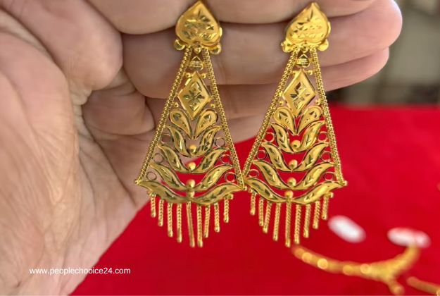 Gold earrings in light weight 