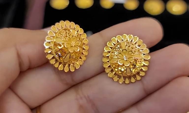 Gold Earrings collection