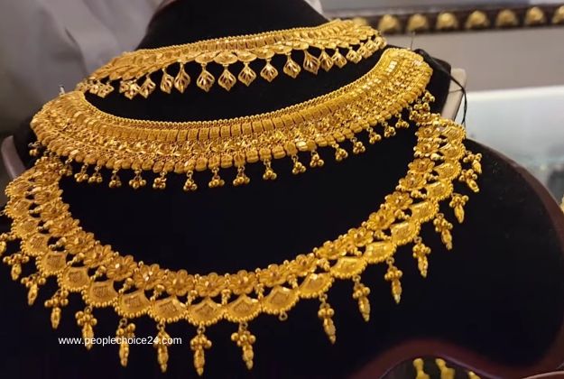 Beautiful gold necklace with price 