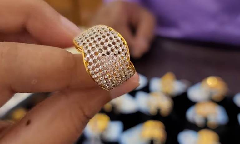 Ladies Gold Ring price in Dubai