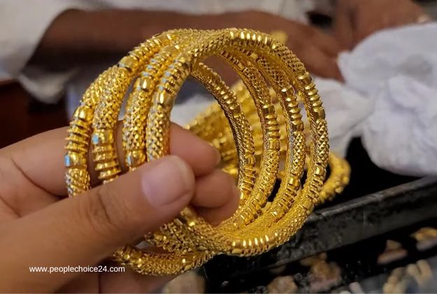 Unique design gold churi 