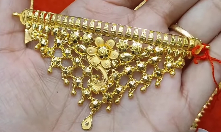 Light Weight Choker Necklace Gold