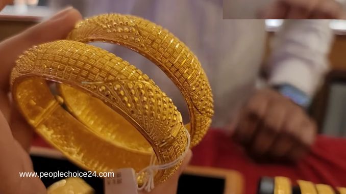 Beautiful gold bangle 