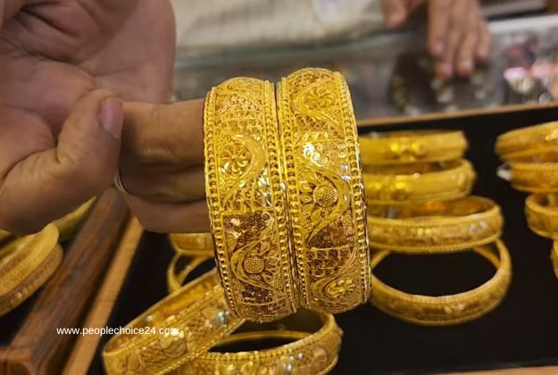 Gold bangle for Indian women 