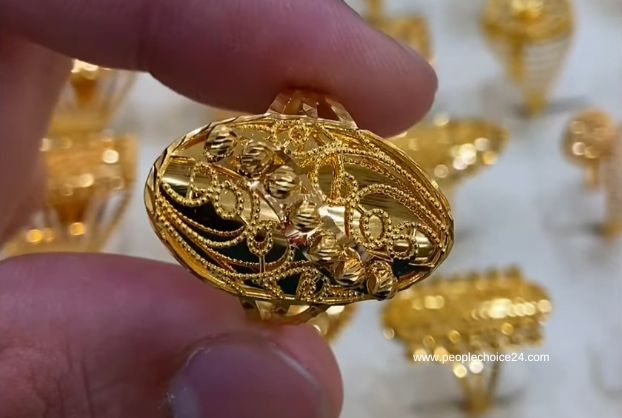 Stylish Arabic gold ring 
