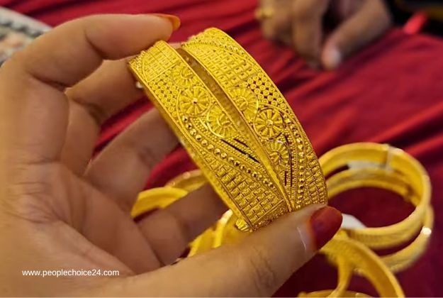 New model gold bangle 