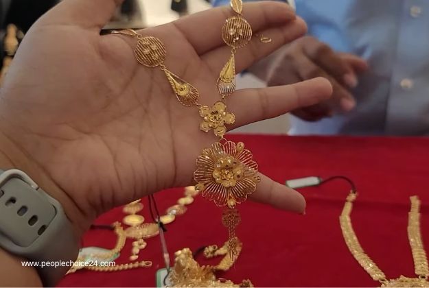 Unique design gold long necklace 