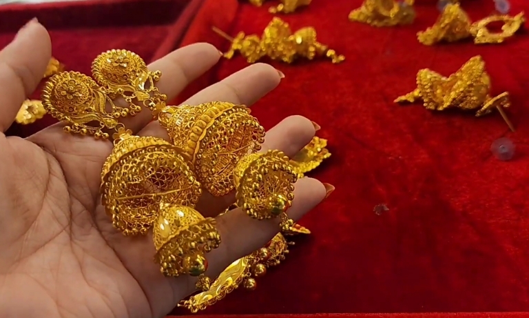 jhumka earrings gold jewelry