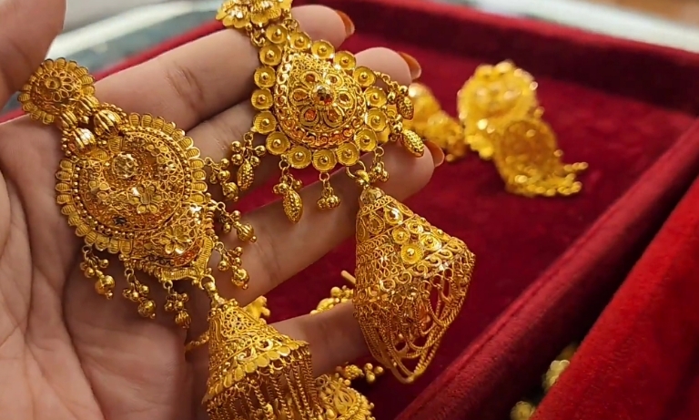 jhumka earrings gold jewelry