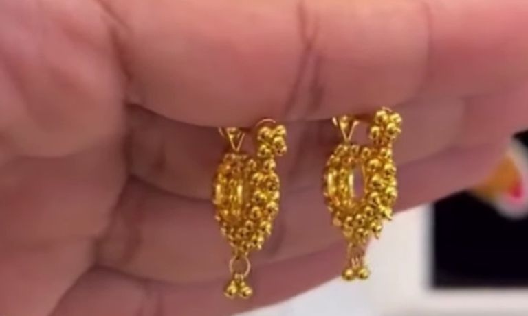 Latest 22k Light Weight Daily Wear Gold Earring Design with Weight and Price