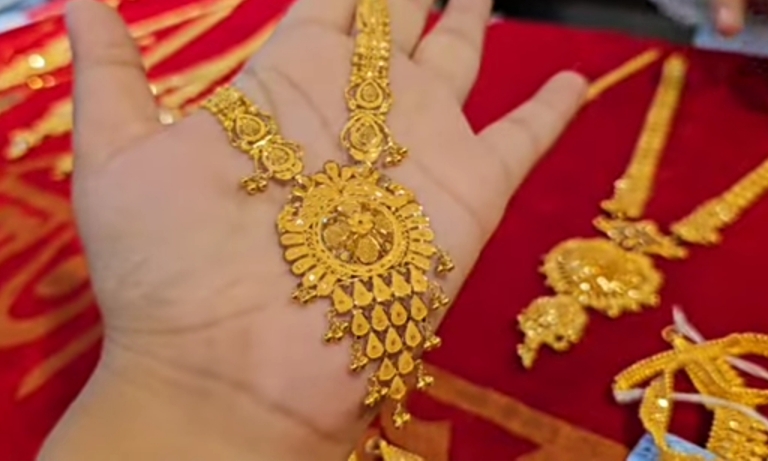 simple bridal gold necklace