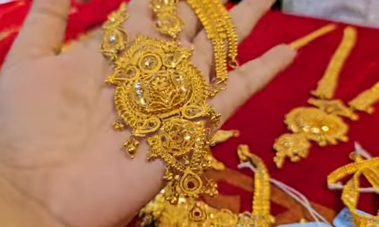 simple bridal gold necklace